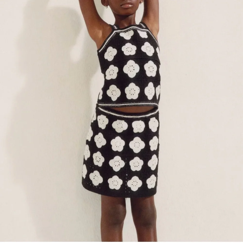 ZARA.Black and White Floral Knit Set